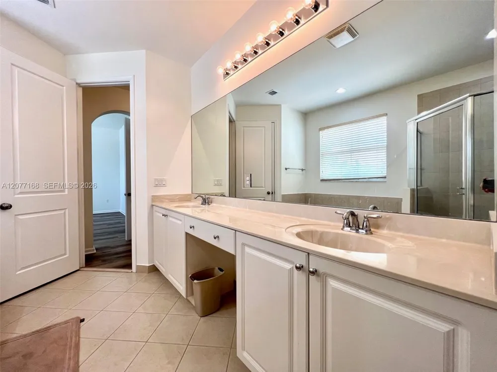 3280 NW 126th Ave Sunrise, FL 33323