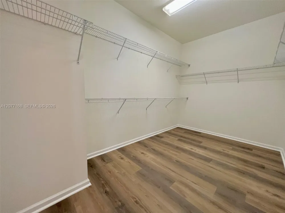 3280 NW 126th Ave Sunrise, FL 33323