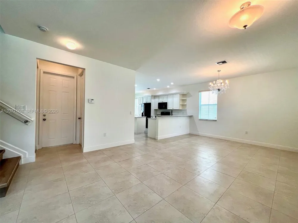 3280 NW 126th Ave Sunrise, FL 33323
