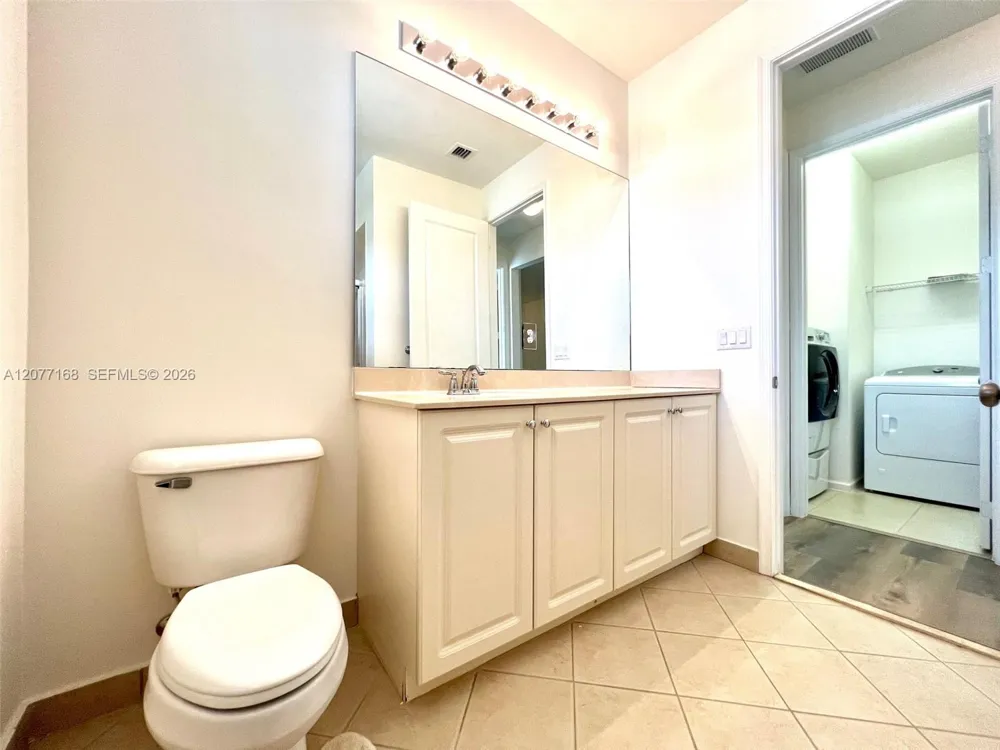 3280 NW 126th Ave Sunrise, FL 33323