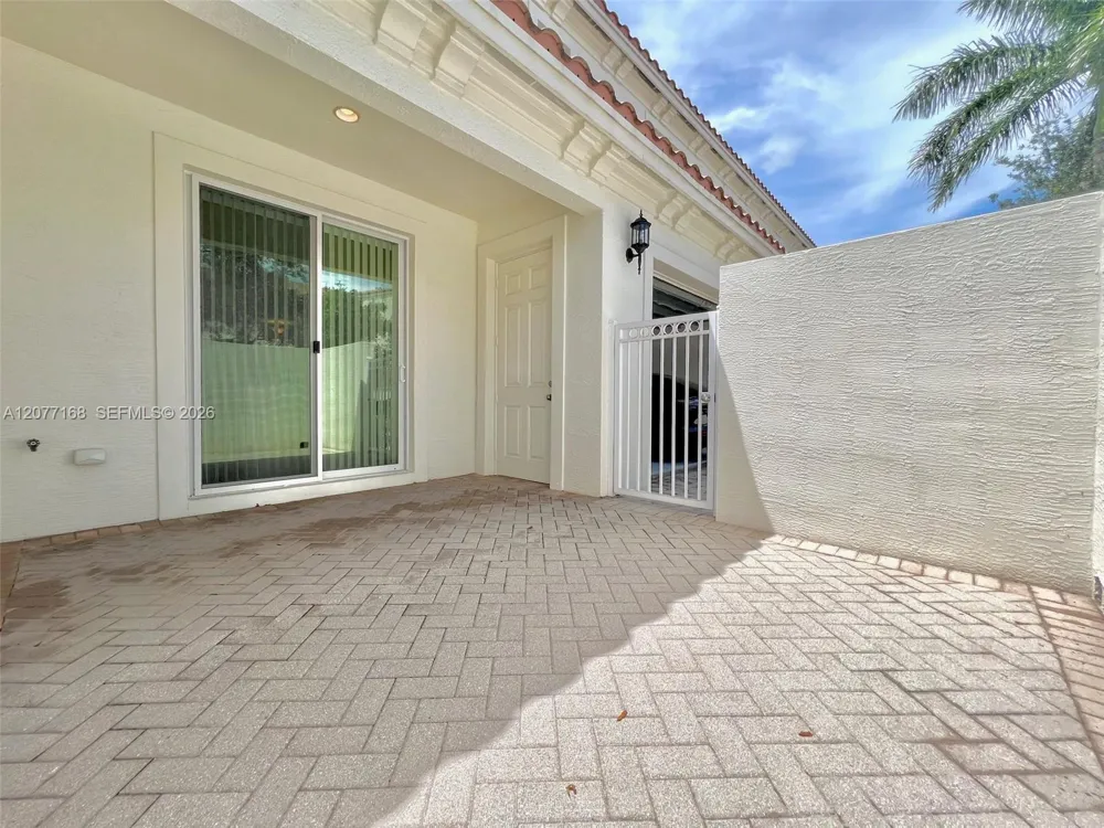 3280 NW 126th Ave Sunrise, FL 33323