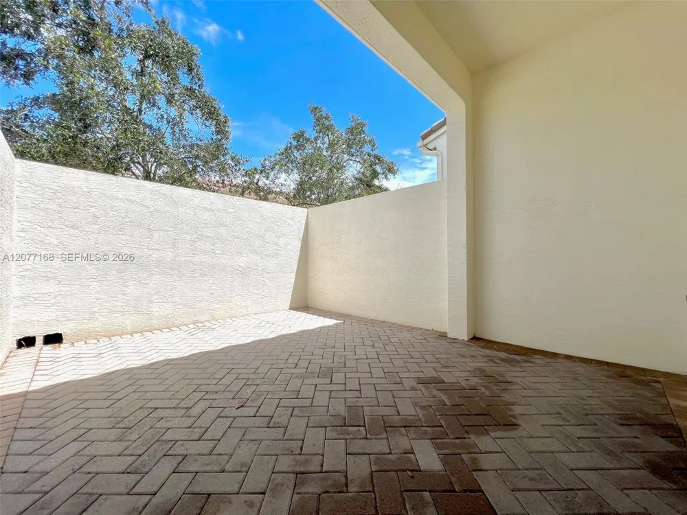 3280 NW 126th Ave Sunrise, FL 33323