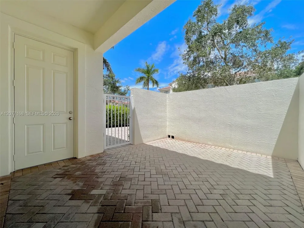 3280 NW 126th Ave Sunrise, FL 33323