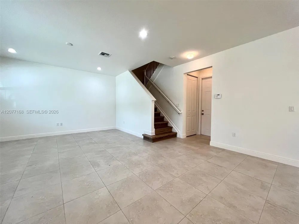 3280 NW 126th Ave Sunrise, FL 33323