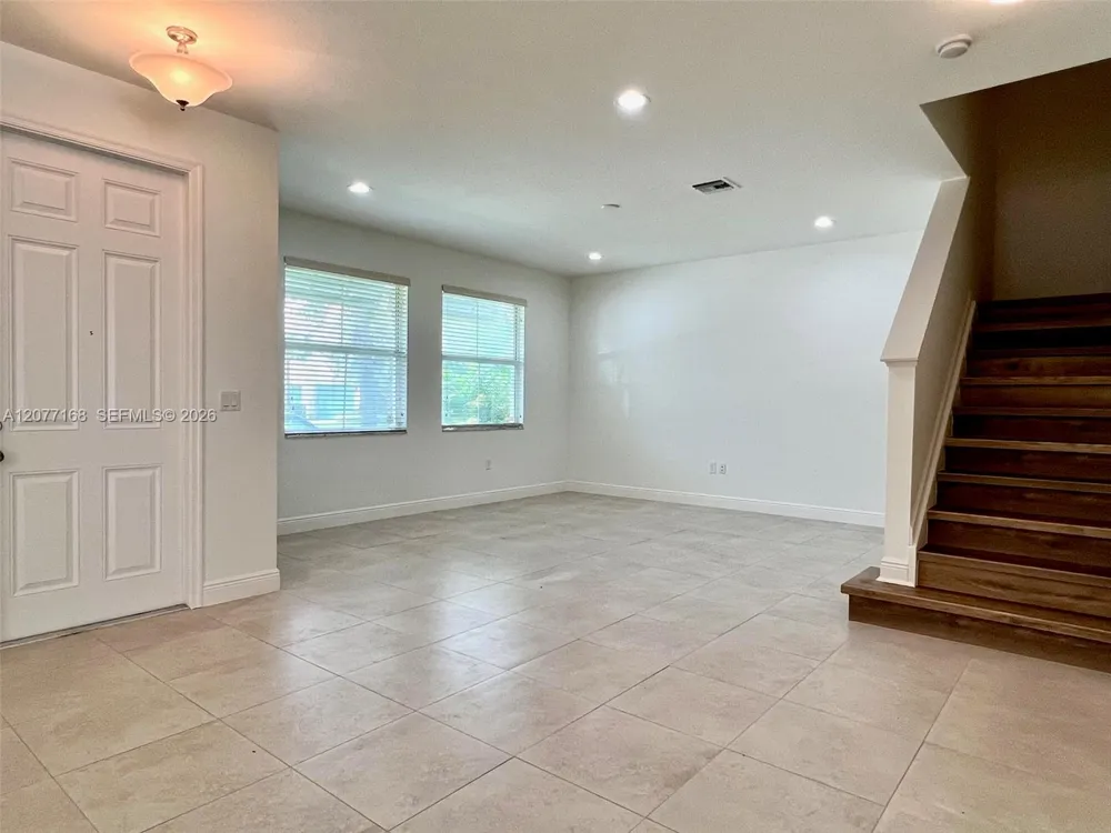 3280 NW 126th Ave Sunrise, FL 33323