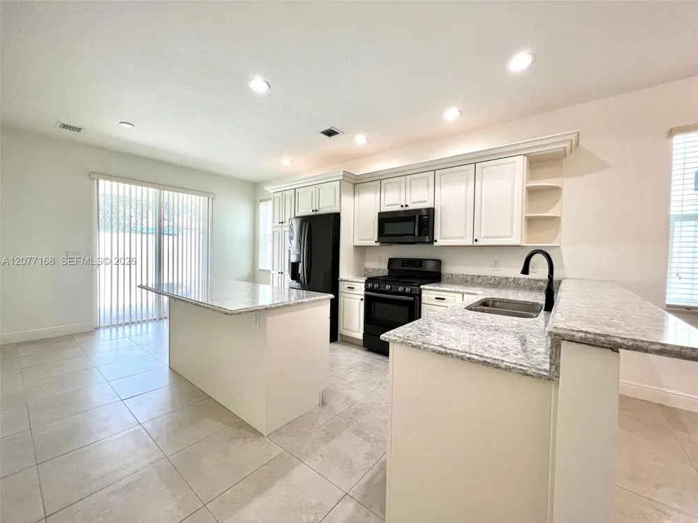 3280 NW 126th Ave Sunrise, FL 33323