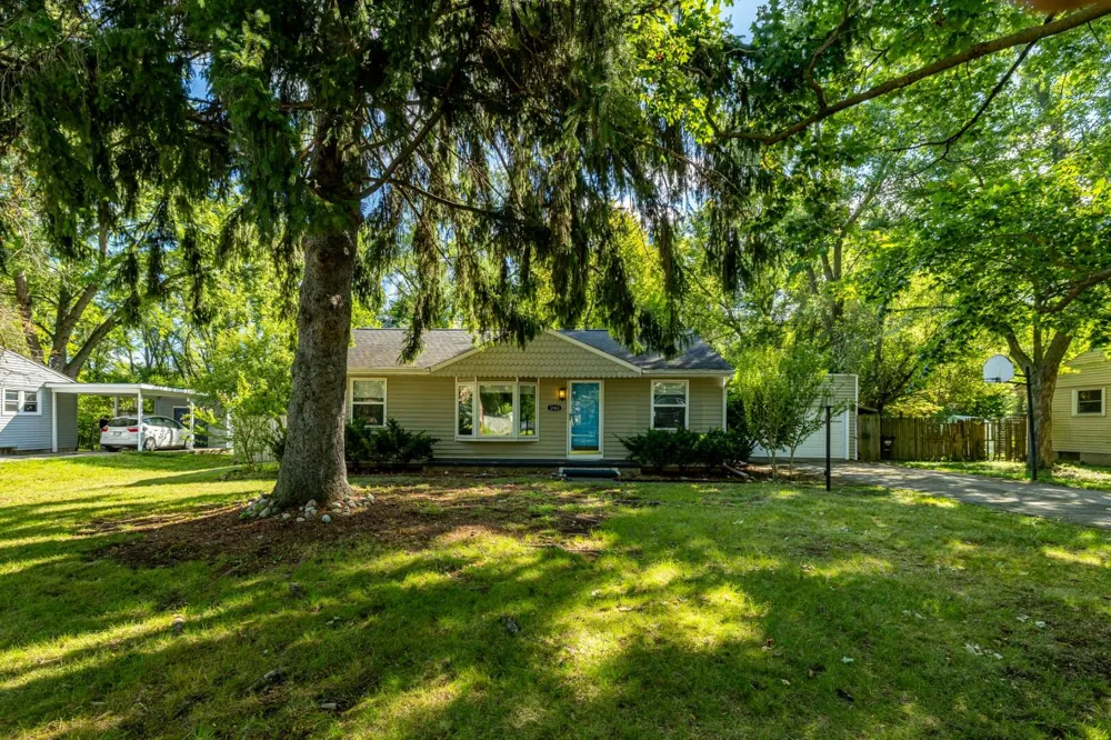 3163 Baylis Drive Ann Arbor, MI 48108