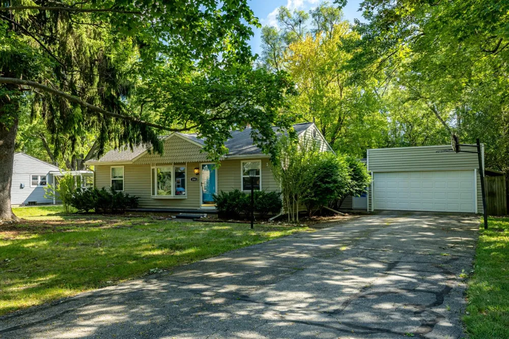 3163 Baylis Drive Ann Arbor, MI 48108
