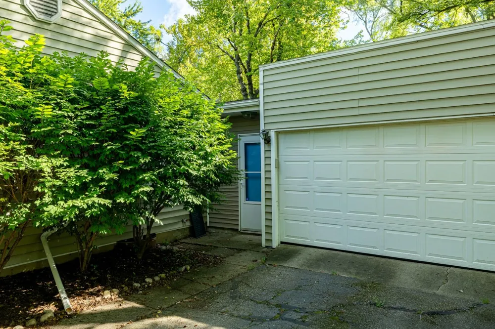 3163 Baylis Drive Ann Arbor, MI 48108