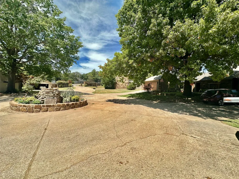 3313 E 68th Place #6 Tulsa, OK 74136