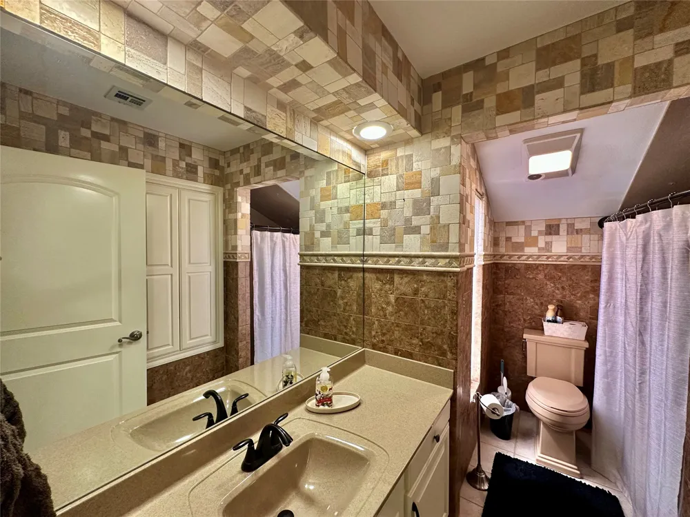 3313 E 68th Place #6 Tulsa, OK 74136