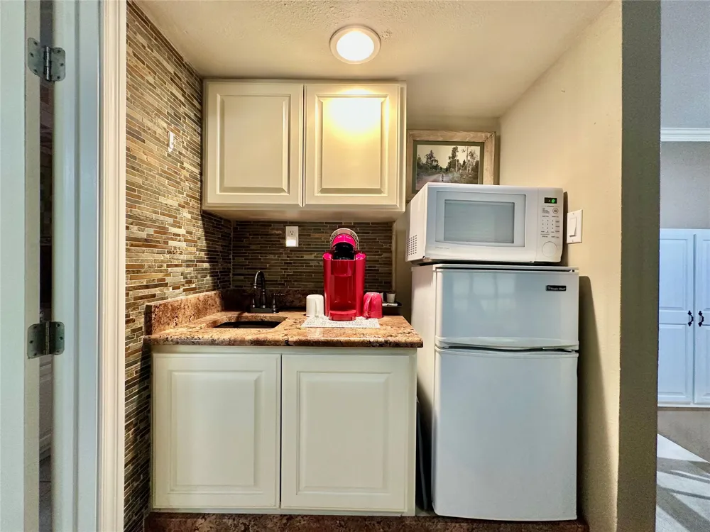 3313 E 68th Place #6 Tulsa, OK 74136