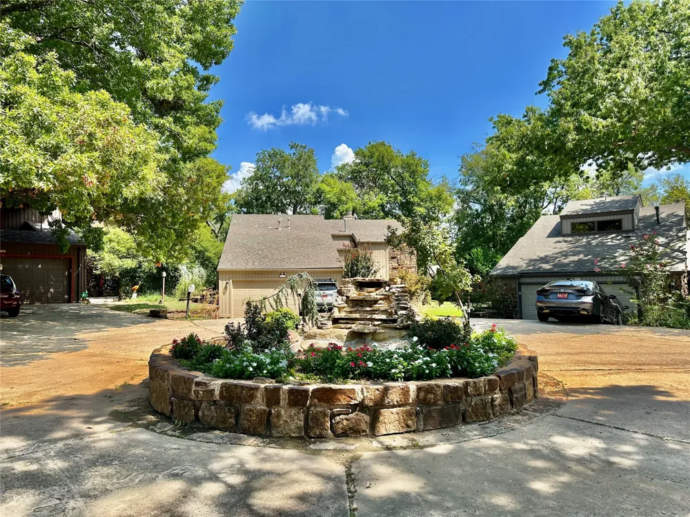 3313 E 68th Place #6 Tulsa, OK 74136