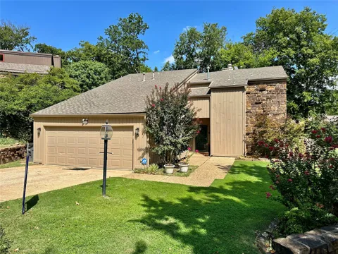 3313 E 68th Place #6