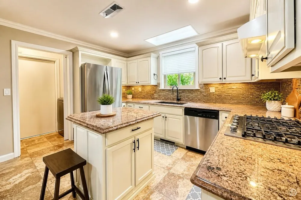 3313 E 68th Place #6 Tulsa, OK 74136