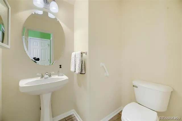 7594 Pineridge Trail Castle Pines, CO 80108