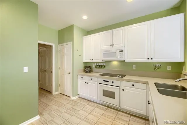 7594 Pineridge Trail Castle Pines, CO 80108