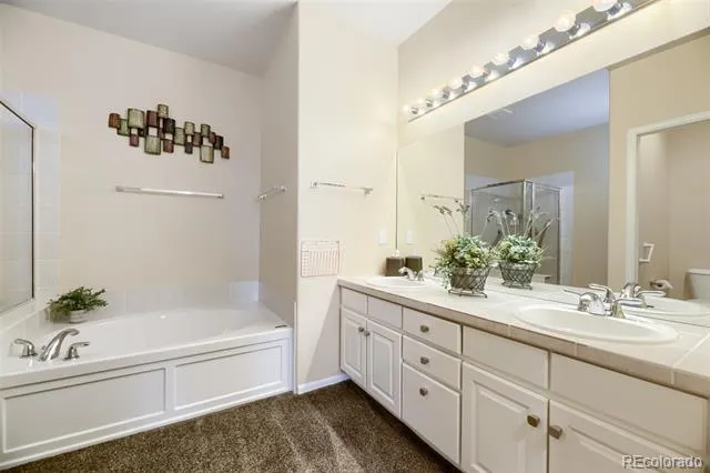 7594 Pineridge Trail Castle Pines, CO 80108