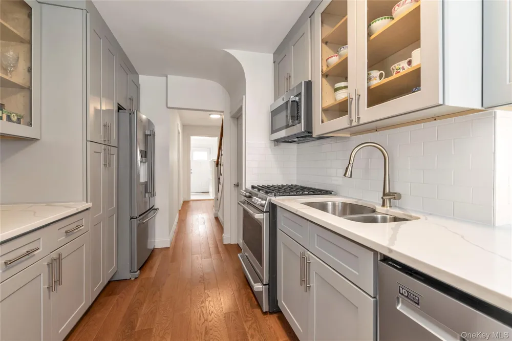 30-91 37th Street Astoria, NY 11103