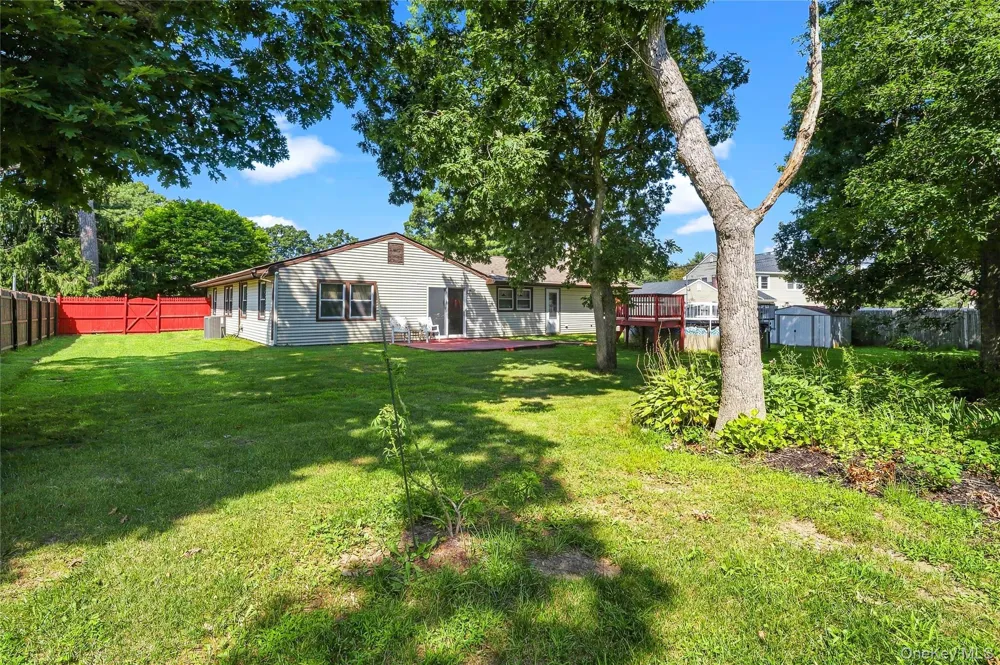 23 Wilmont Turn Coram, NY 11727