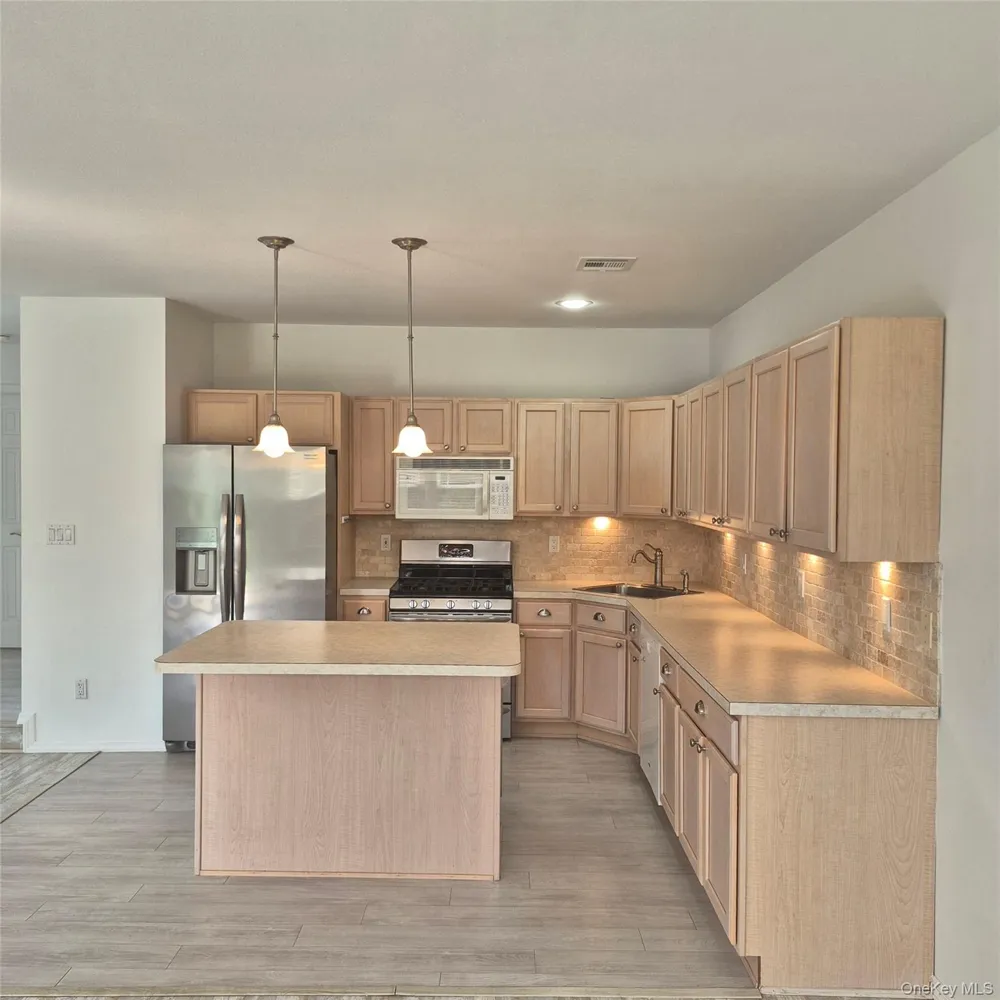 2501 Willow Pond Drive Riverhead, NY 11901