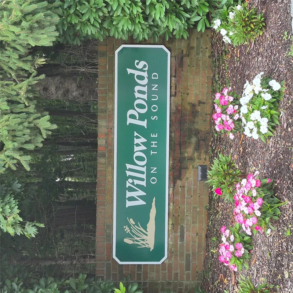 2501 Willow Pond Drive Riverhead, NY 11901