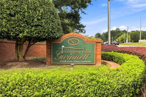 3183 Champion Court SW