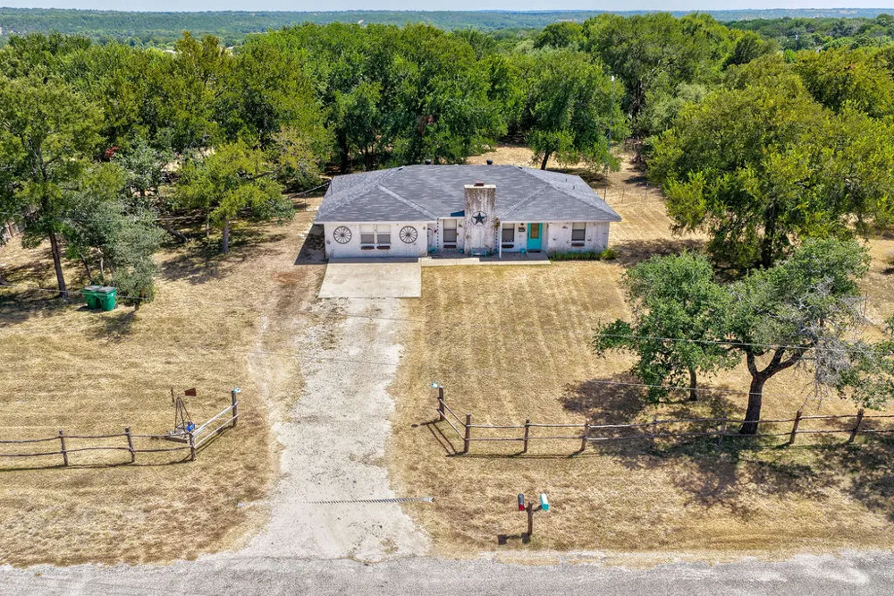 452 County Road 3081 Lampasas, TX 76550