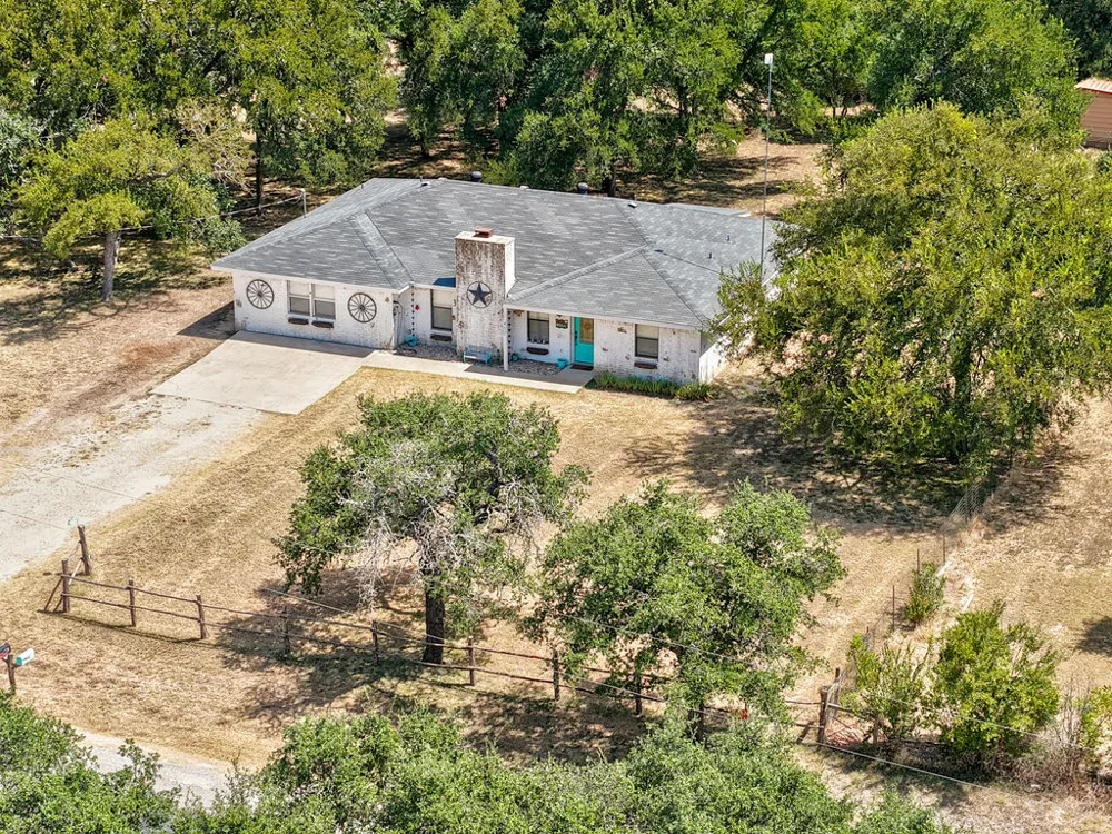 452 County Road 3081 Lampasas, TX 76550