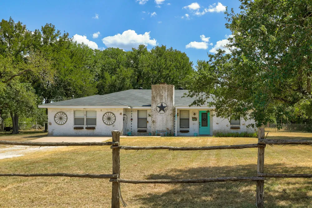 452 County Road 3081 Lampasas, TX 76550