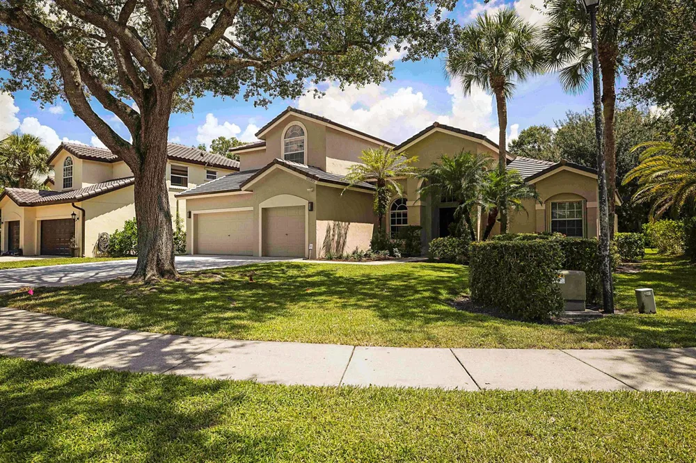 15369 Whispering Willow Drive Wellington, FL 33414