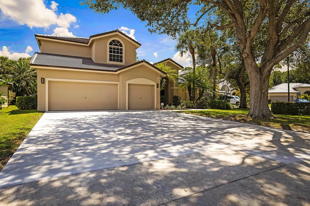 15369 Whispering Willow Drive Wellington, FL 33414