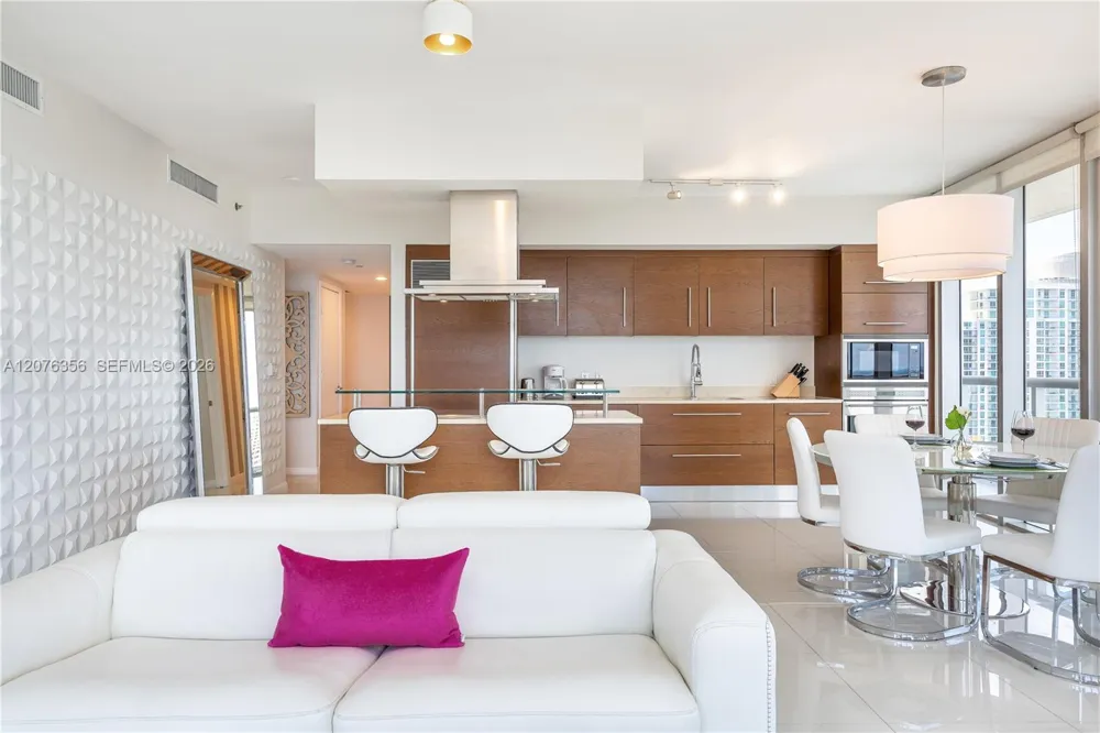485 Brickell Ave #3410 Miami, FL 33131