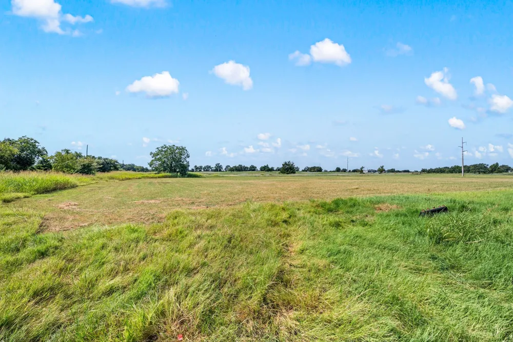 836 County Road 1895 Sunset, TX 76270