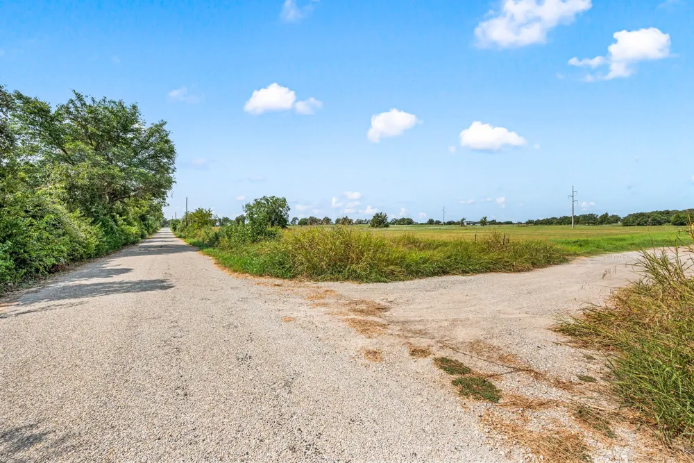 836 County Road 1895 Sunset, TX 76270