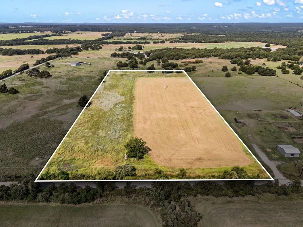836 County Road 1895 Sunset, TX 76270