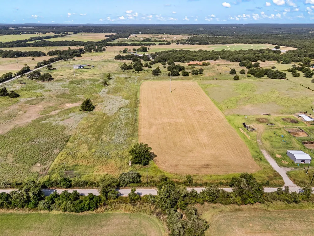 836 County Road 1895 Sunset, TX 76270