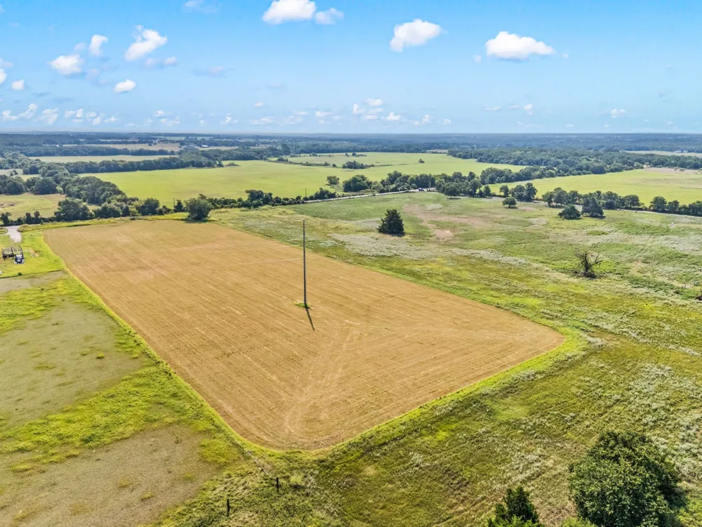 836 County Road 1895 Sunset, TX 76270