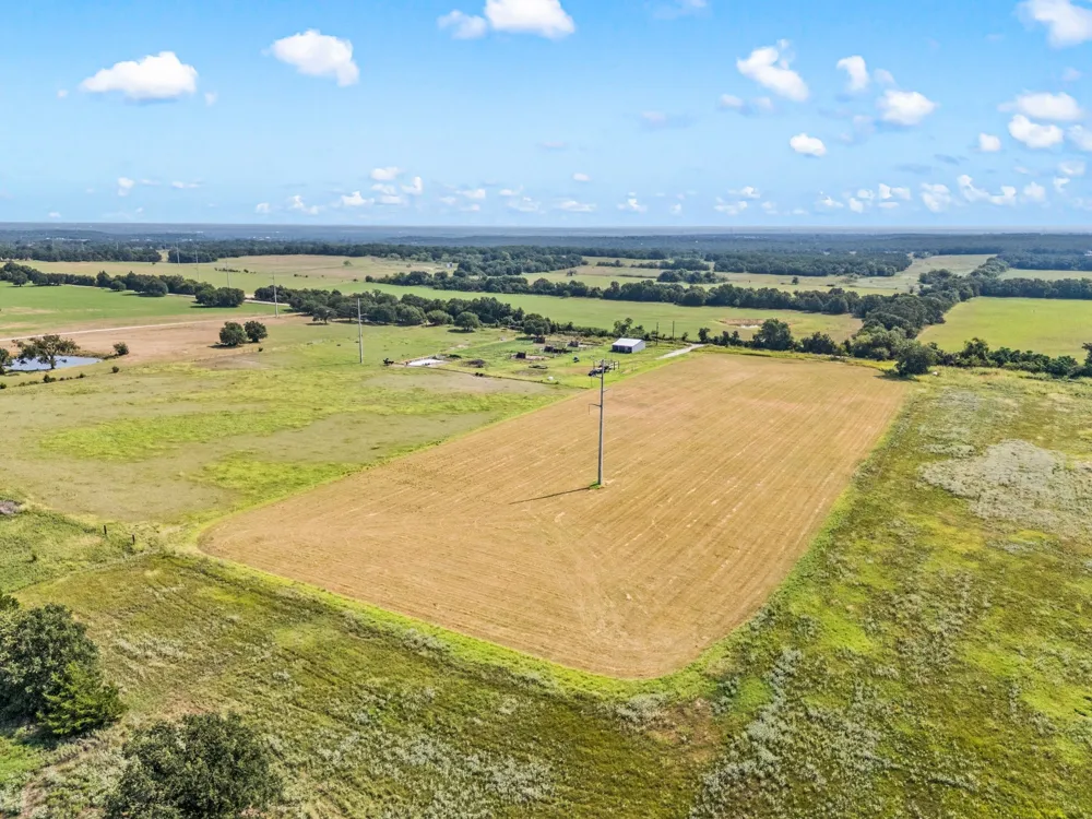 836 County Road 1895 Sunset, TX 76270