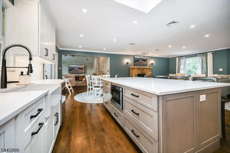 5 Harmer Ter Wayne, NJ 07470