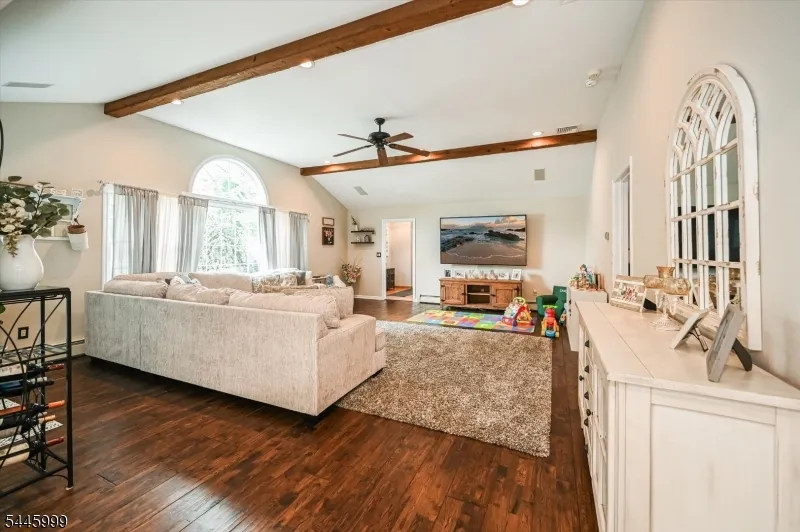 5 Harmer Ter Wayne, NJ 07470