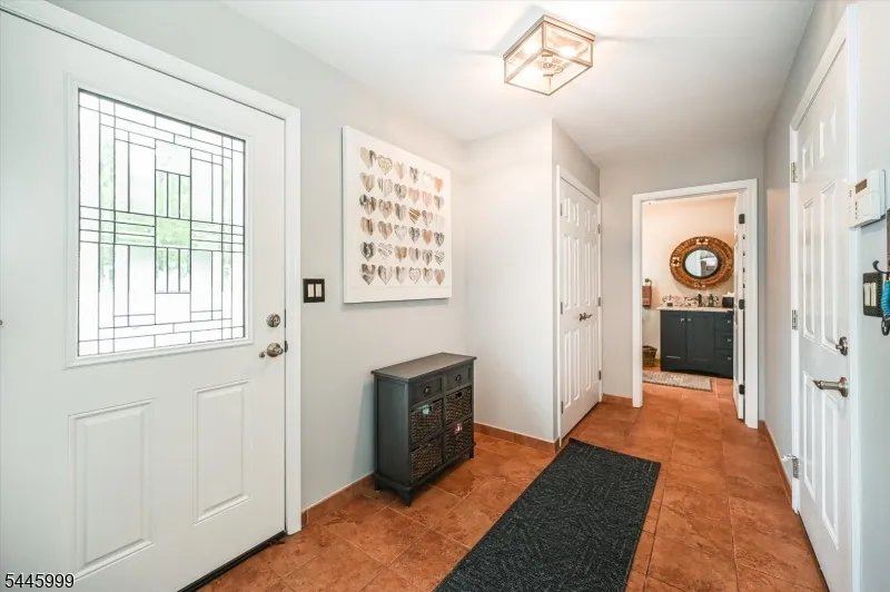 5 Harmer Ter Wayne, NJ 07470
