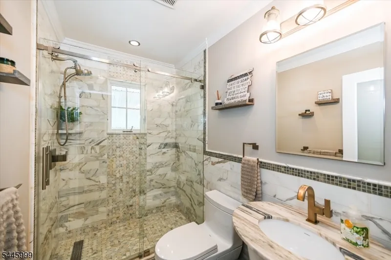 5 Harmer Ter Wayne, NJ 07470