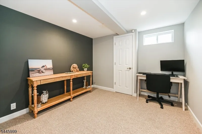 5 Harmer Ter Wayne, NJ 07470
