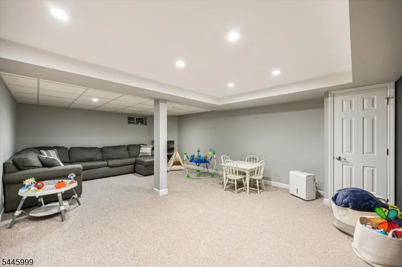 5 Harmer Ter Wayne, NJ 07470
