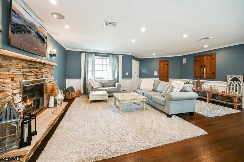 5 Harmer Ter Wayne, NJ 07470