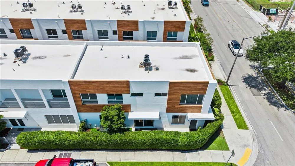 1255 NE 18TH AVENUE Fort Lauderdale, FL 33304