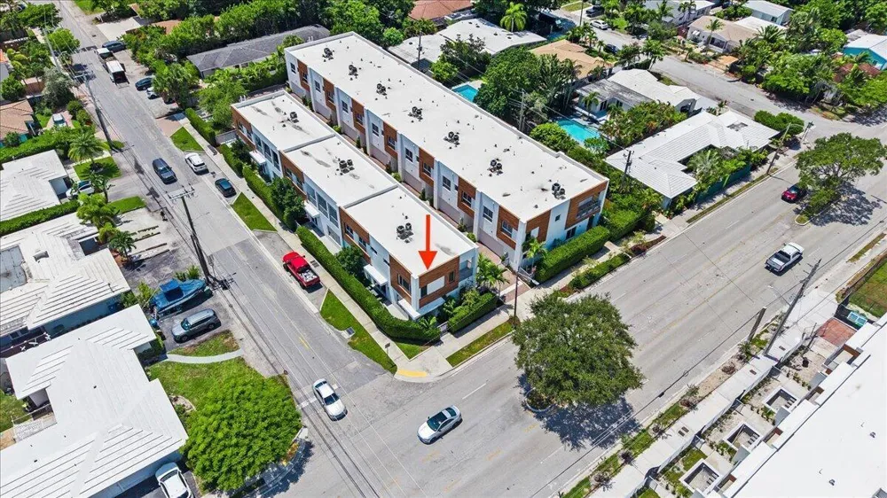 1255 NE 18TH AVENUE Fort Lauderdale, FL 33304
