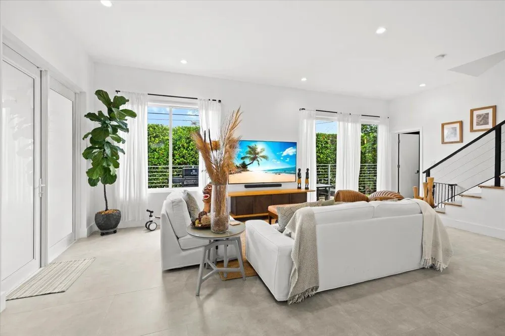 1255 NE 18TH AVENUE Fort Lauderdale, FL 33304