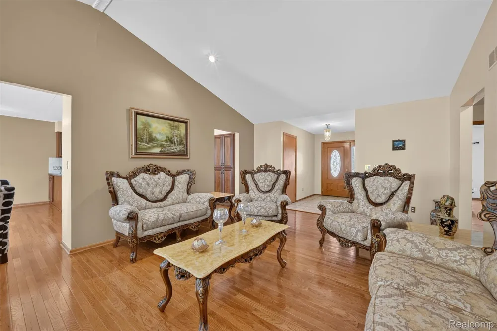 11897 Chase Boulevard Livonia City, MI 48150